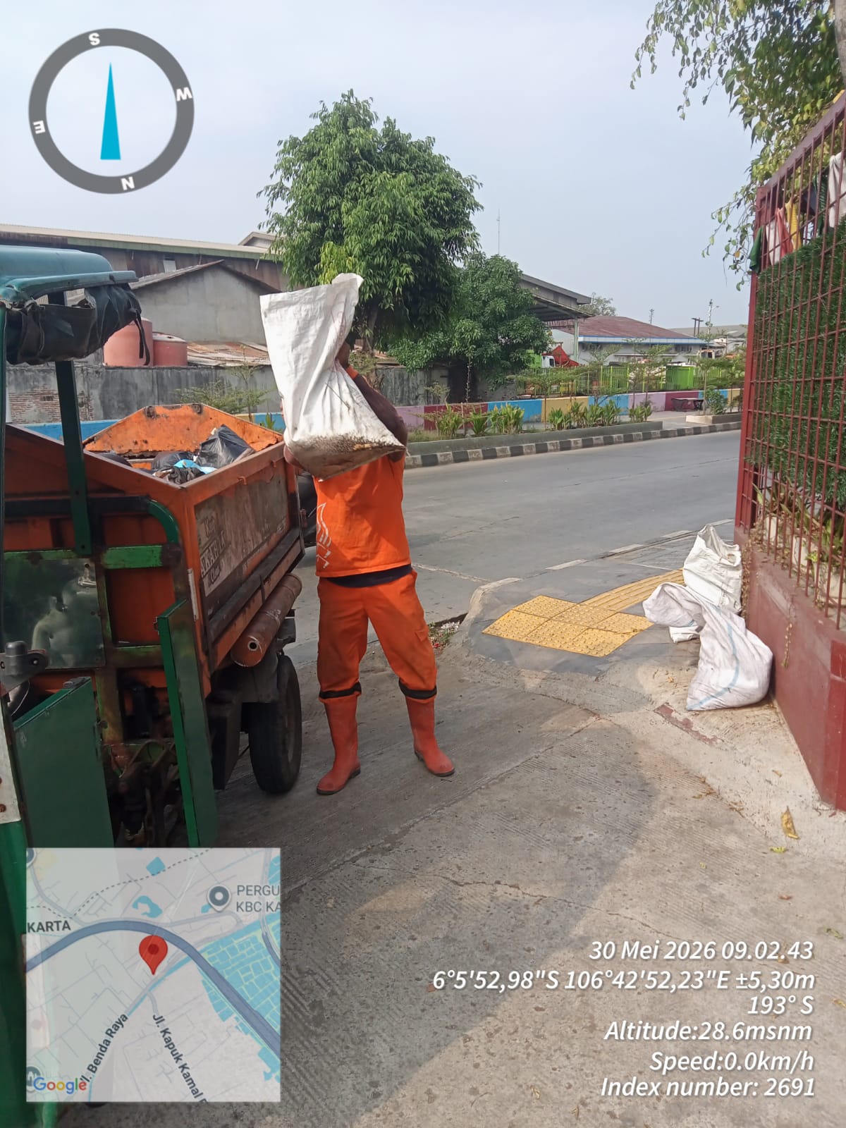 Tim Germot PPSU Kamal Muara Perkuat Kebersihan Wilayah, Pengangkutan Hasil Kerja Tim Jadi Langkah Nyata Jaga Lingkungan 1
