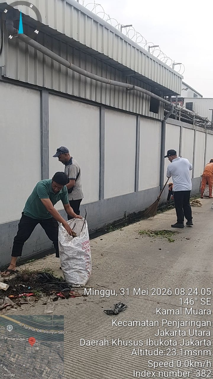 Sinergi Warga dan Unsur Wilayah Warnai Kerja Bakti di Kamal Muara, Wujudkan Lingkungan Bersih dan Nyaman 3