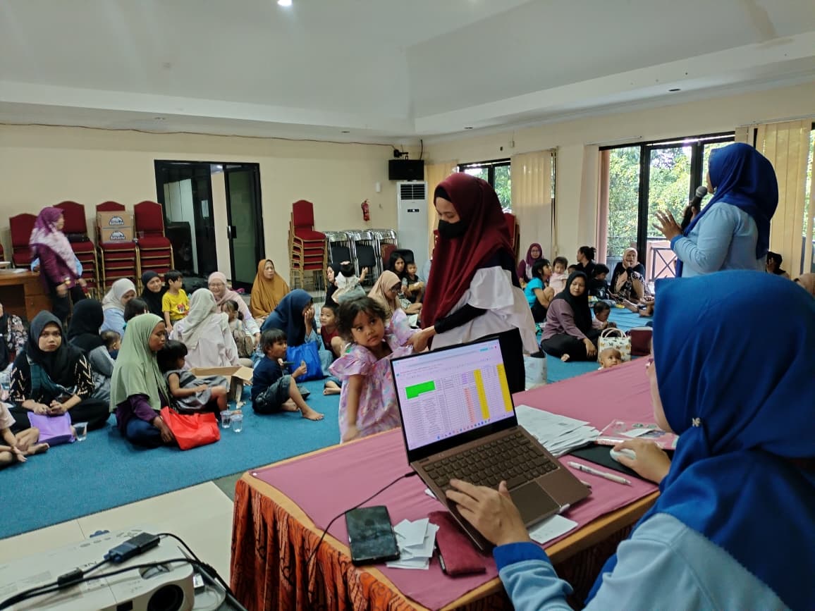Pelaksanaan Kegiatan Pemberian Makanan Tambahan (PMT) Lokal di Aula Lantai 3 Kantor Kelurahan Tanjung Priok 4