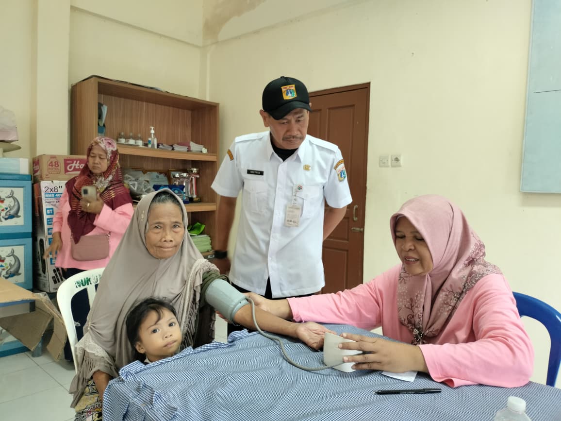 Monitoring Posyandu Balita dan Lansia di Wilayah RW.04, RW.07, dan RW.011 Kelurahan Tanjung Priok 3