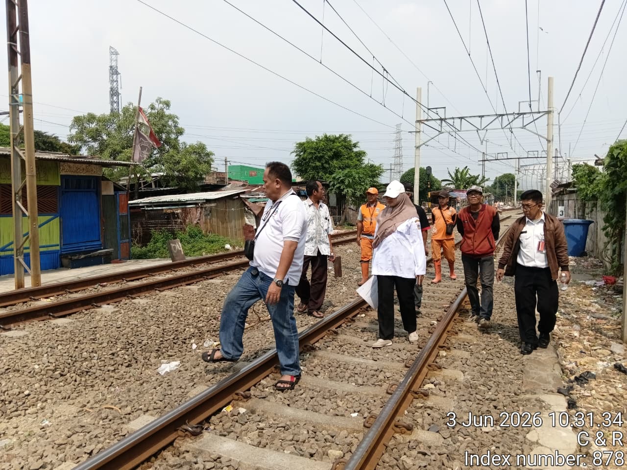 Cek Lokasi Laporan CRM Terkait Keberadaan Sampah di Sepanjang Rel Kereta Api RW.015 Kelurahan Tanjung Priok 2