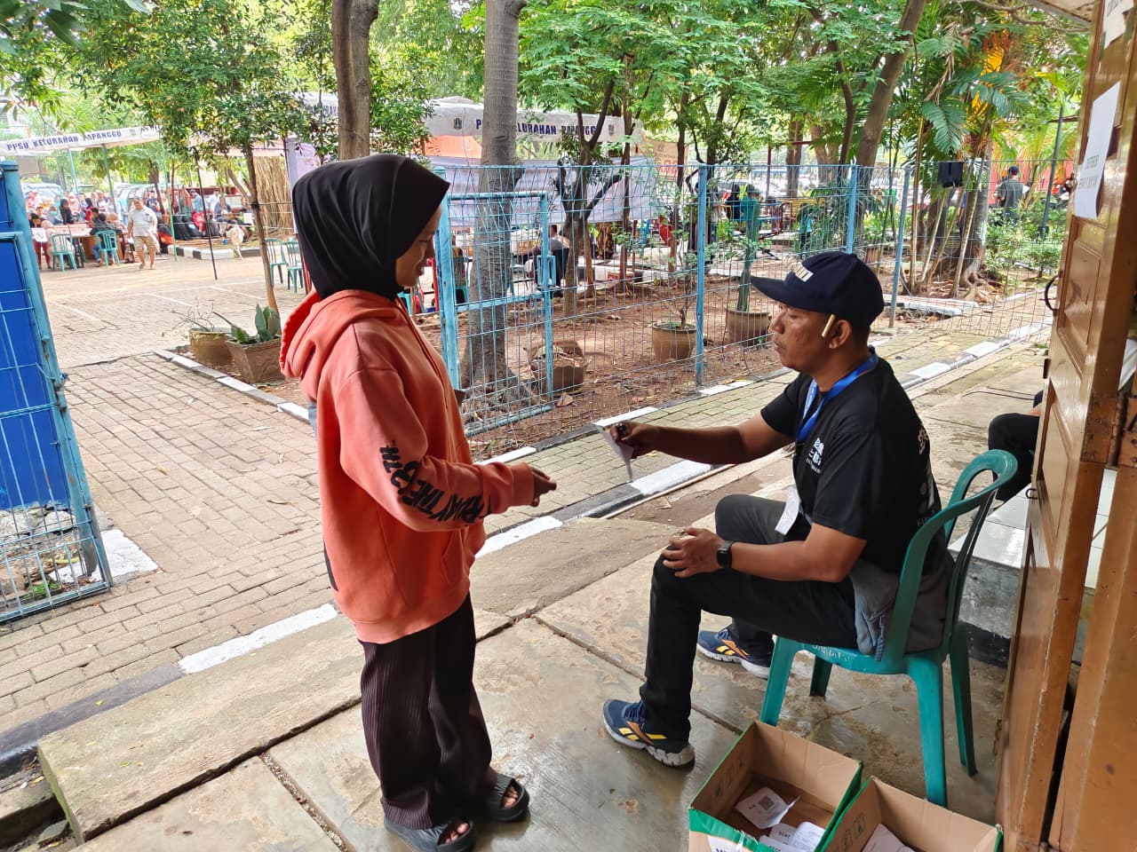 Kelurahan Papanggo Salurkan Bantuan Pangan Bulog kepada Warga Penerima Manfaat 5