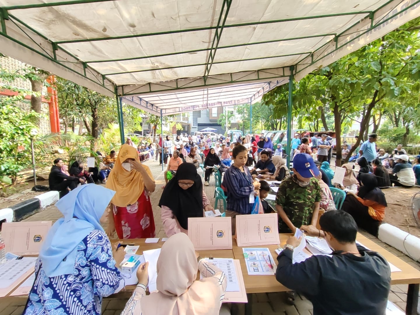Kelurahan Papanggo Salurkan Bantuan Pangan Bulog kepada Warga Penerima Manfaat 3