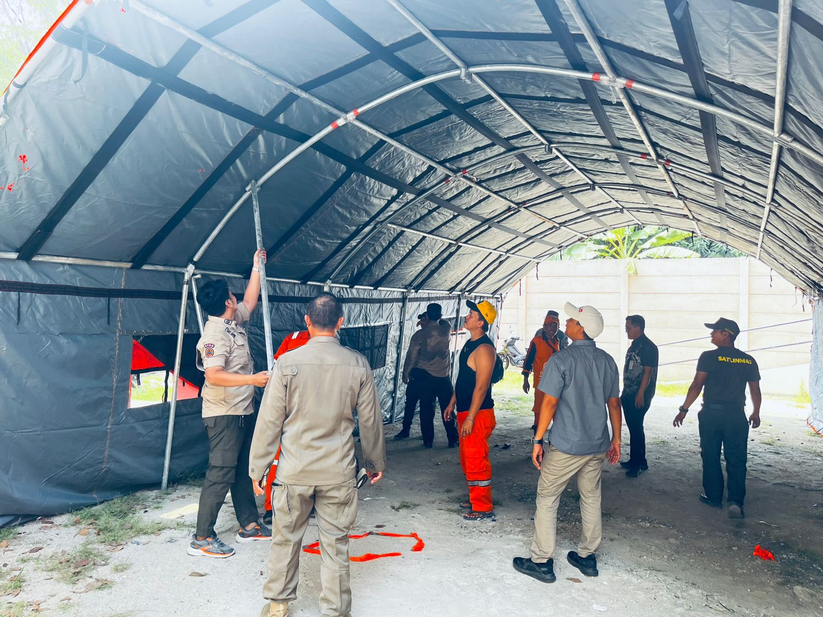 Pelatihan Pemasangan Tenda Darurat BPBD Provinsi DKI Jakarta di Sasana Krida Karang Taruna (SKKT) Kelurahan Tanjung Priok 2