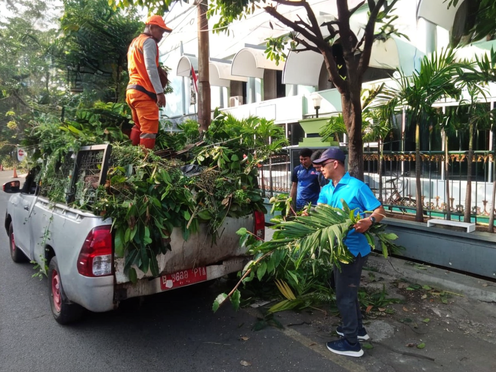 Monitoring Kerja Bakti Lingkungan di RW 017 Kelapa Gading Timur, Wujudkan Lingkungan Bersih dan Nyaman 4