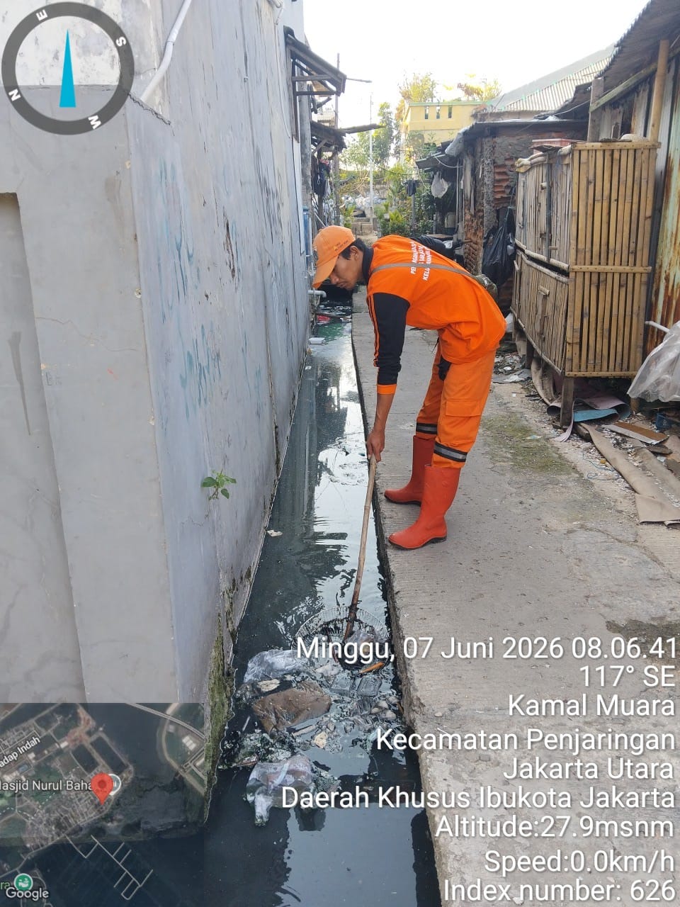 Semangat Gotong Royong Menguat, Kerja Bakti Bersama di Kampung Nelayan Kamal Muara Ciptakan Lingkungan Bersih dan Nyaman 3