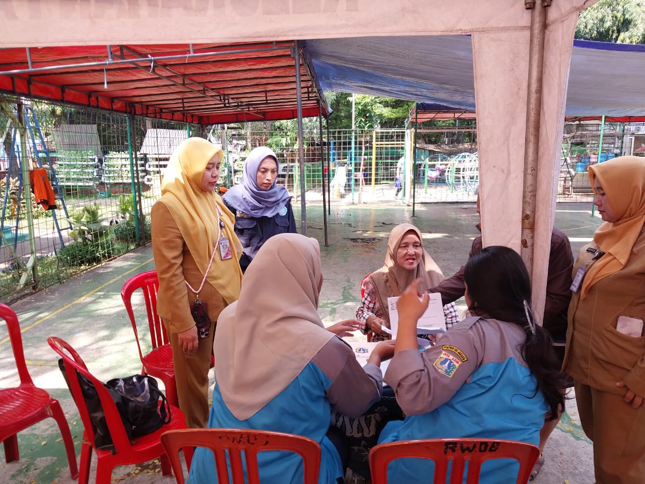 Monitoring Kegiatan Pendistribusian Kartu KLJ, KPDJ, dan KAJ dari Dinas Sosial DKI Jakarta 3