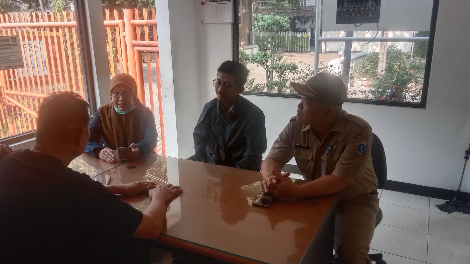Kolaborasi Kelurahan dan Sudin KPKP Tangani Aduan Lingkungan di RW 09 4