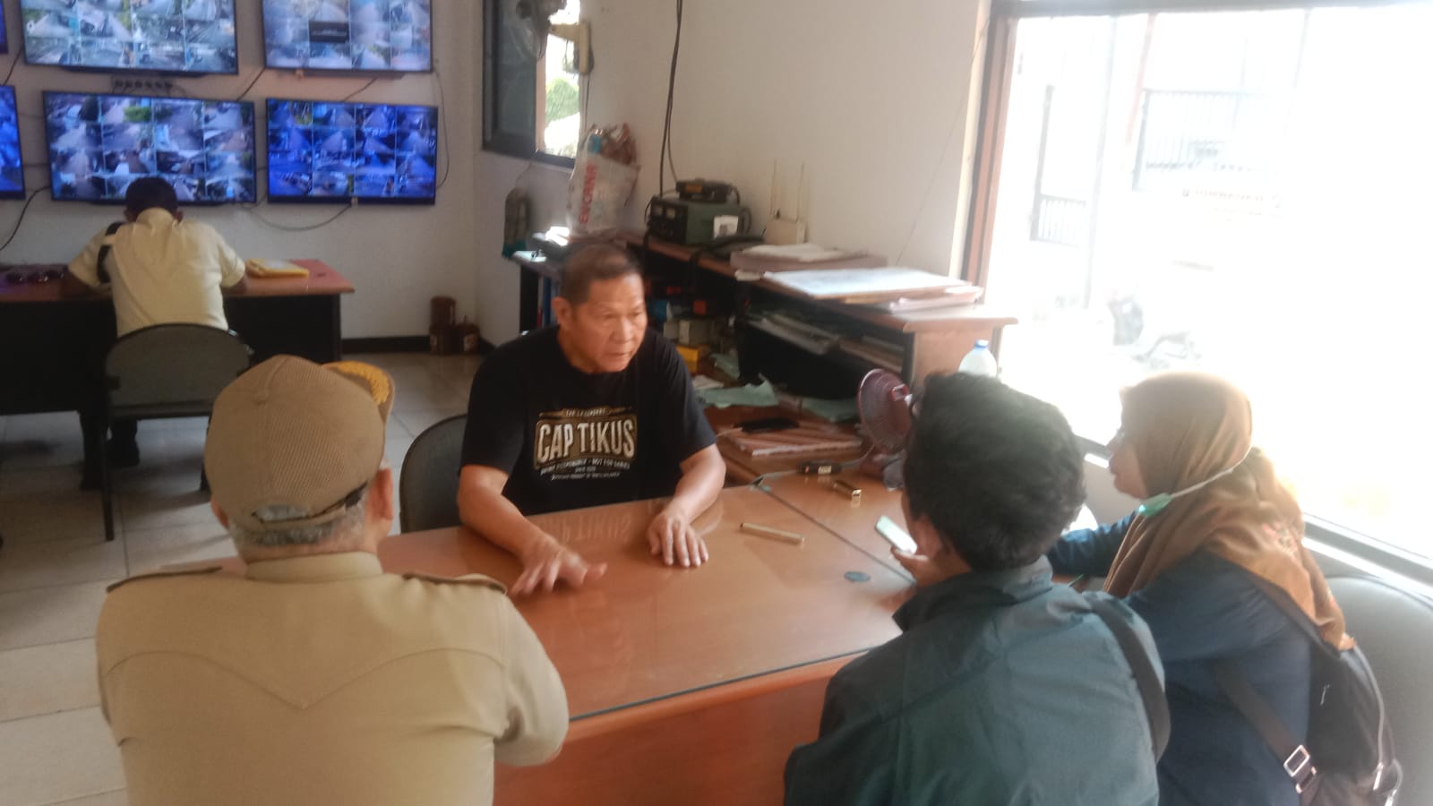 Kolaborasi Kelurahan dan Sudin KPKP Tangani Aduan Lingkungan di RW 09 3