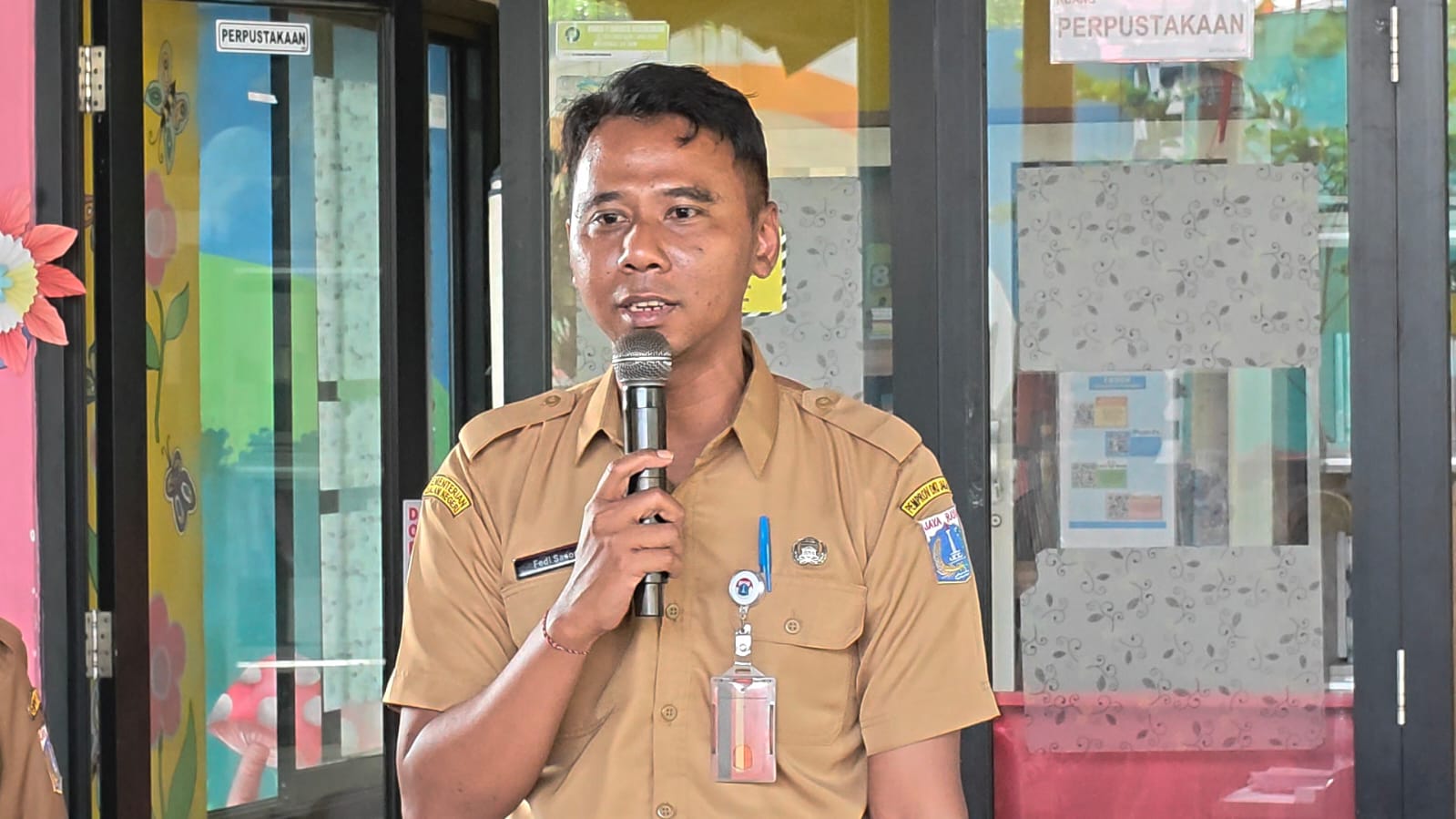 Monitoring Pembagian Kartu PKD, Kelurahan Rawa Badak Selatan Pastikan Bantuan Sosial Tepat Sasaran 7