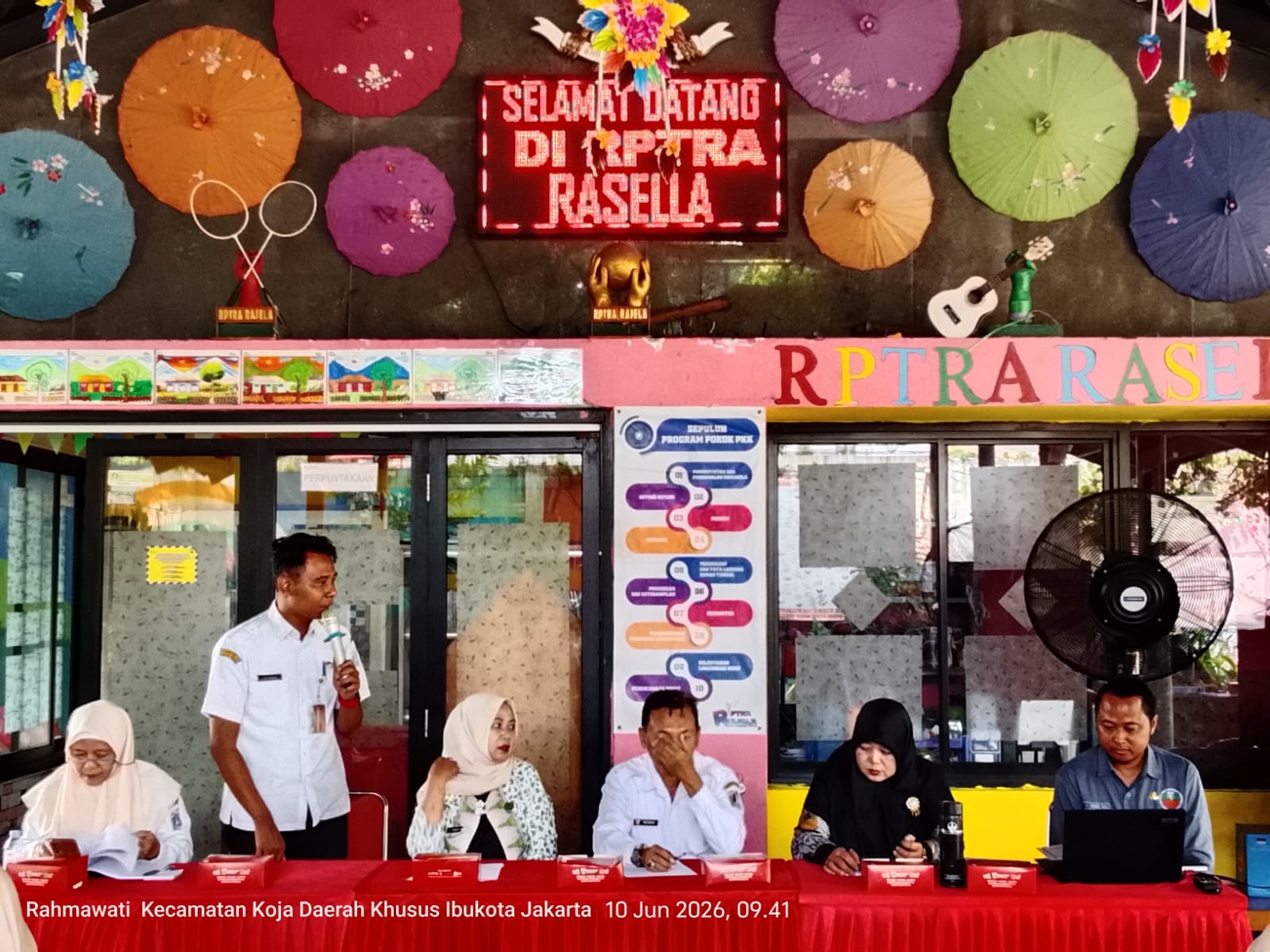 Pertemuan Rutin PKK Tingkat Kelurahan dan Sosialisasi Pilah Sampah Tingkatkan Kepedulian Lingkungan di Rawa Badak Selatan 1