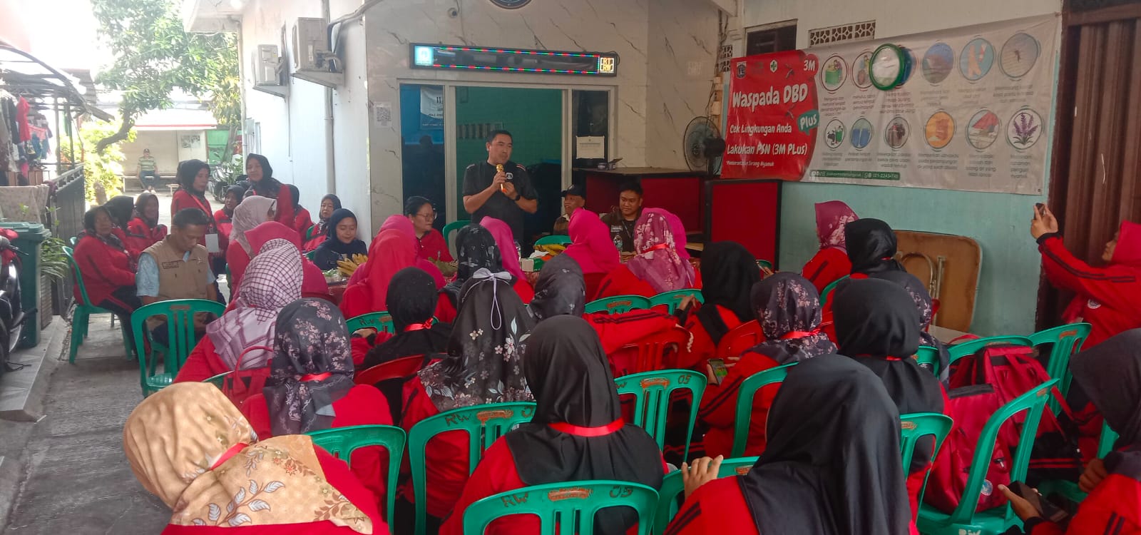 Sekretaris Kecamatan Tanjung Priok Pimpin PSN di RW 05 Kelurahan Tanjung Priok 1