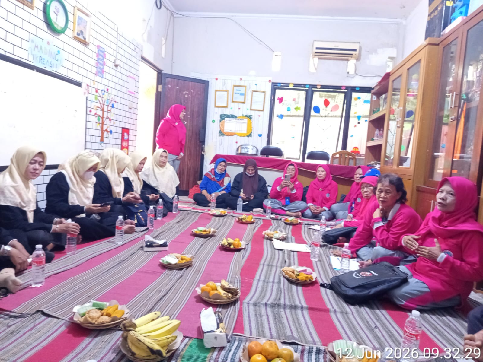 Kelurahan Papanggo Bersama Warga RW 06 Perkuat Upaya Pencegahan DBD melalui Kegiatan PSN Mandiri 5