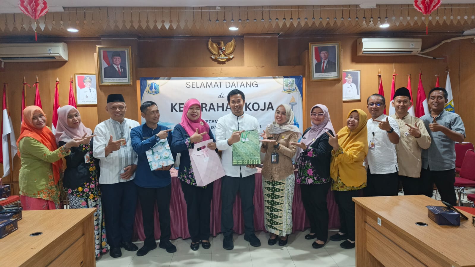 Rapat Koordinasi dan Konsultasi SKPD dan Pisah sambut Lurah, Sekretaris Kelurahan Koja dan Kasatpol Kelurahan Koja. 4