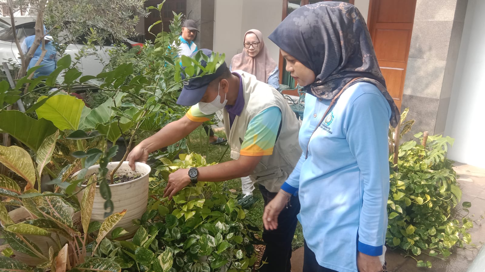 Cegah DBD Sejak Dini, Kelurahan Kelapa Gading Timur Monitoring PSN Bersama Kader Jumantik 4