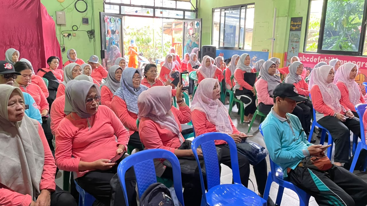 Sekretaris Kelurahan Pademangan Barat Hadiri Monitoring PSN di RW 15 2