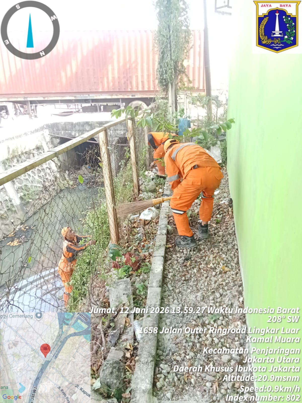 Penataan Ruang Hijau RW 02 Kamal Muara, Pembabatan Rumput Liar dan Perapihan Taman Wujudkan Lingkungan Lebih Asri dan Nyaman 2