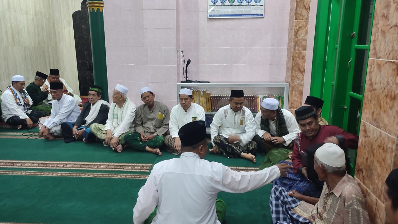 Aparatur Kelurahan Sunter Jaya Laksanakan Giat Subuh Keliling di RW 05 3