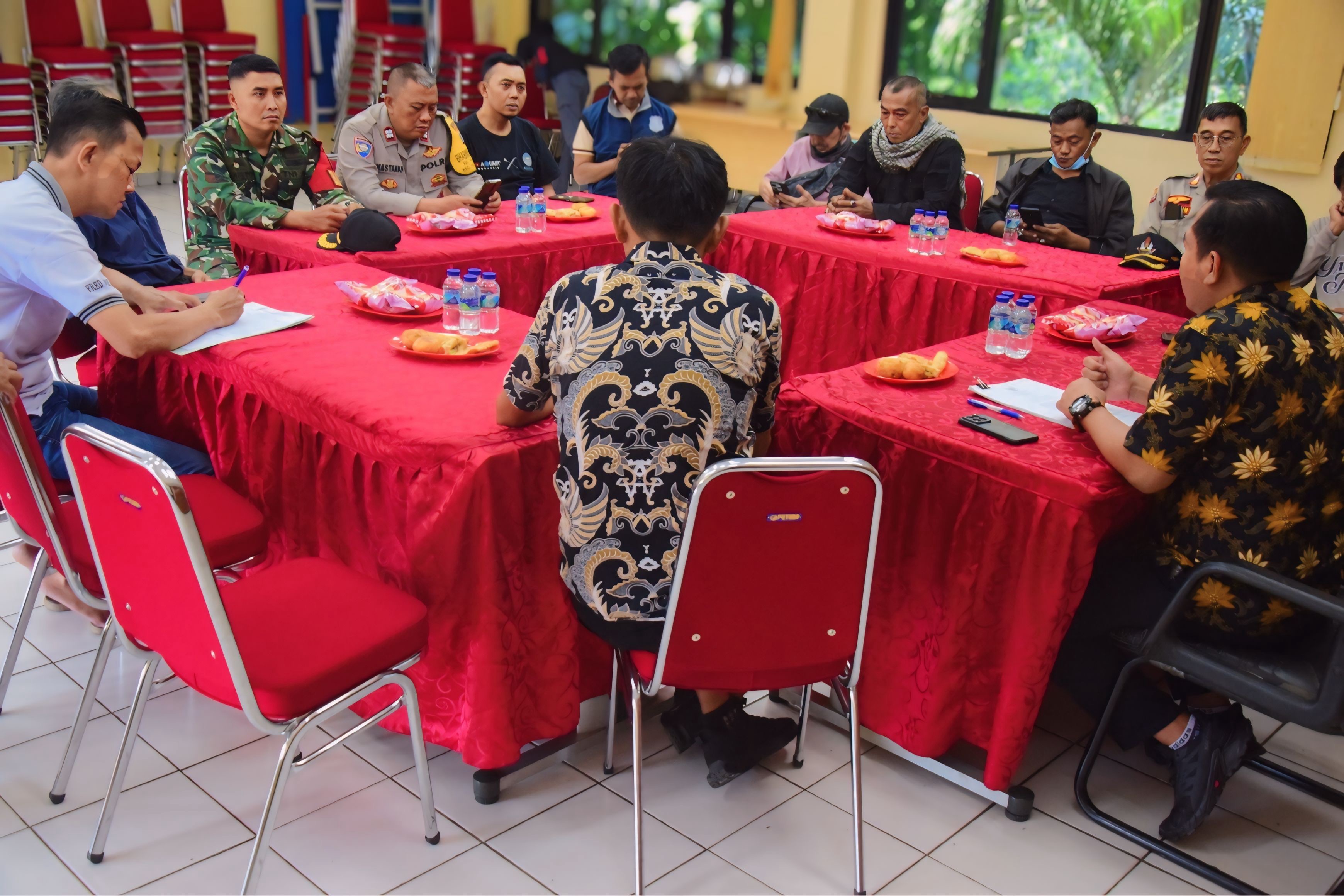 MUSYAWARAH RW 001 KELURAHAN PEJAGALAN 1