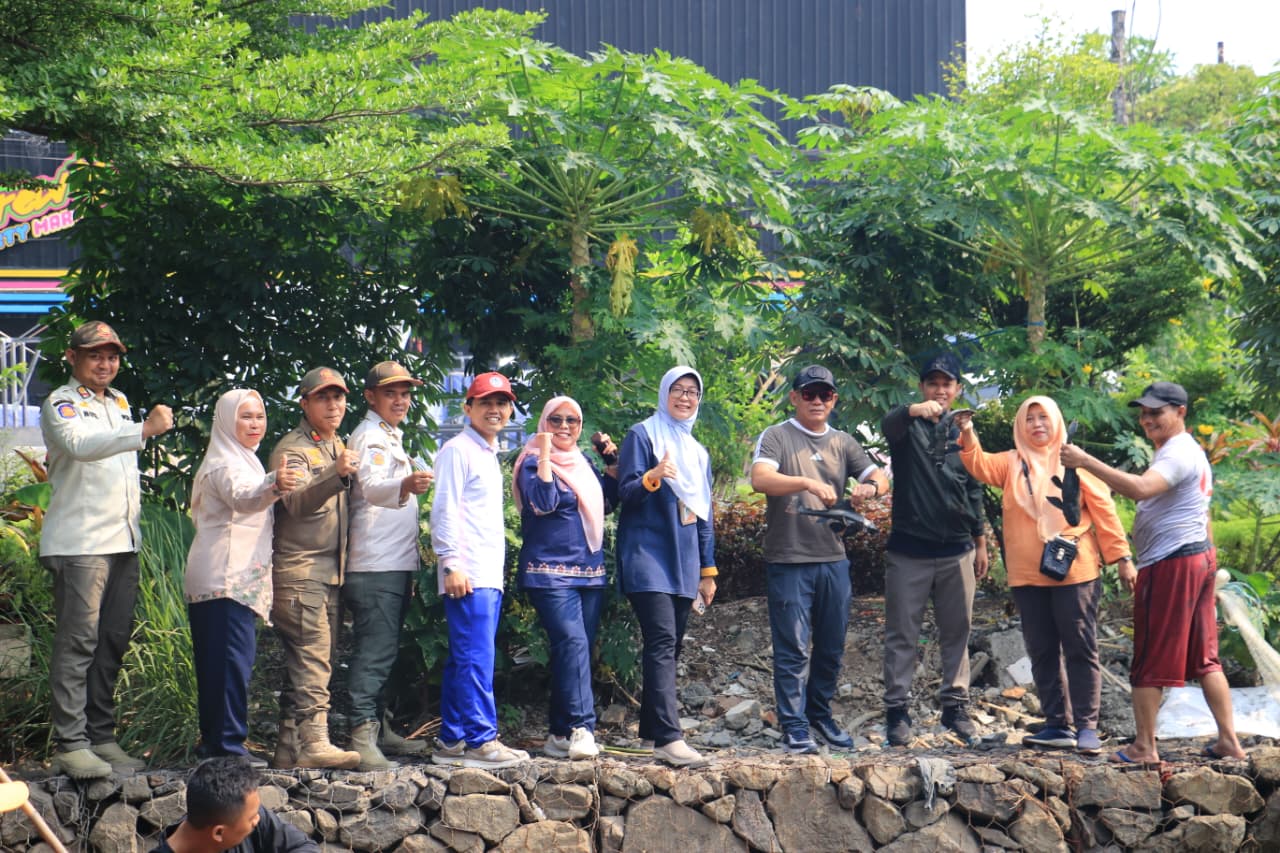 Jaga Keseimbangan Ekosistem Air, Kelurahan Sunter Jaya Laksanakan Giat Penjaringan Ikan Sapu-Sapu 1