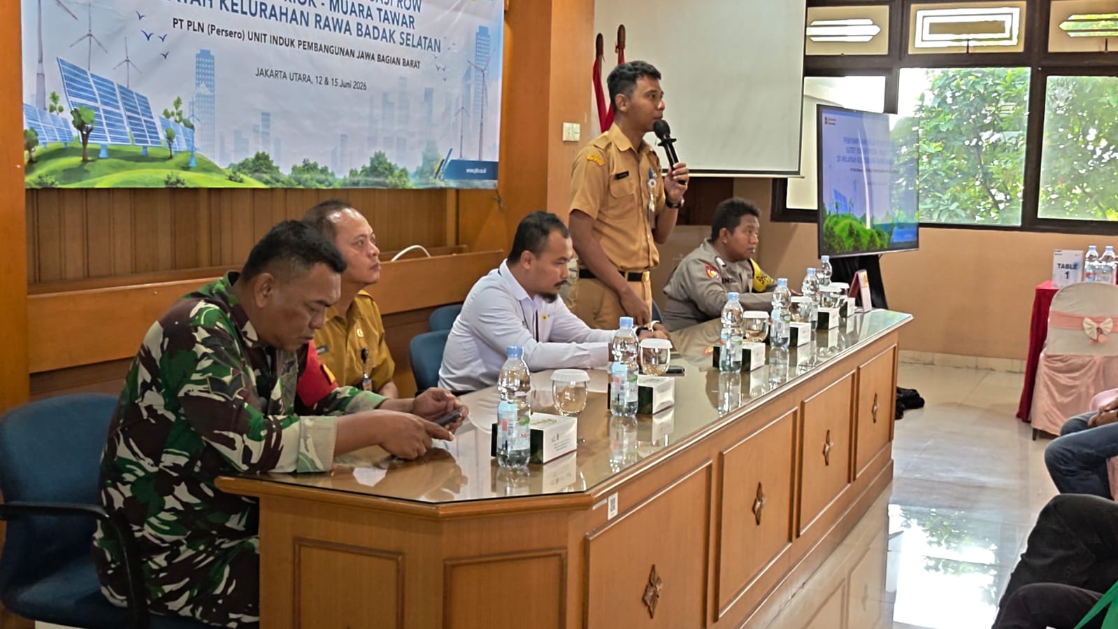 Penyampaian Nilai Kompensasi ROW SUTET 800 kV Priok–Muara Tawar di Rawa Badak Selatan senin 15 Juni 2026 5