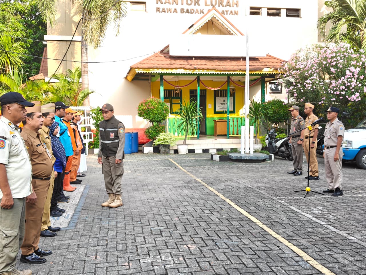 Apel Pagi Kelurahan Rawa Badak Selatan Perkuat Disiplin dan Sinergi Pelayanan 1