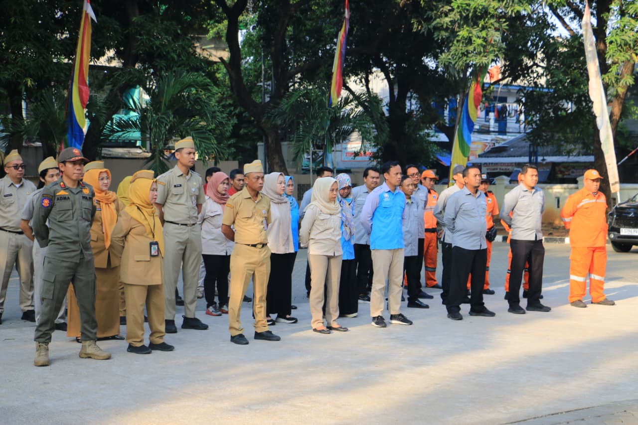 Awali Pekan dengan Kedisiplinan: Apel Pagi Aparatur Kelurahan Sunter Jaya 5