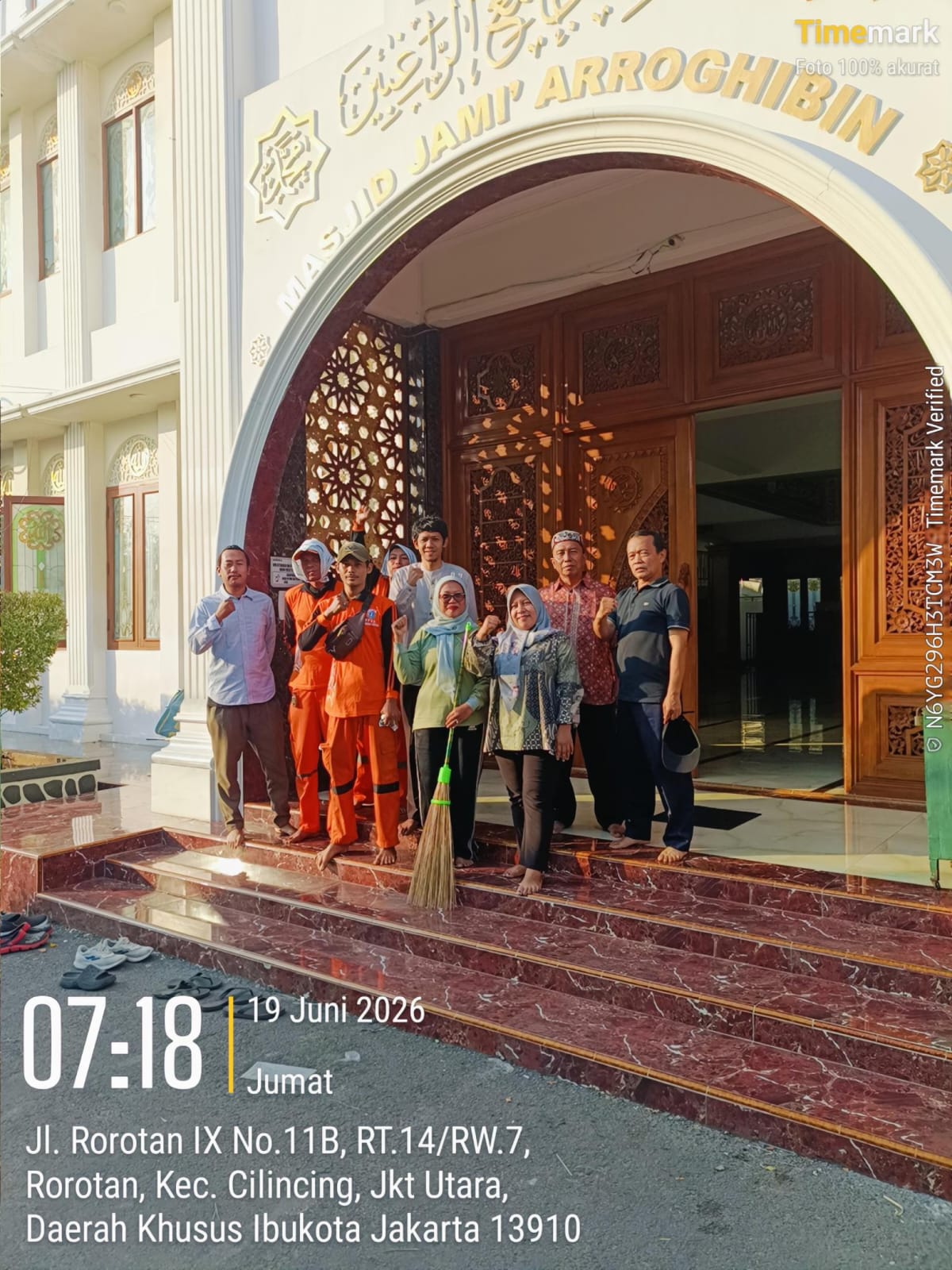 BERSIH BERSIH MASJID DAN MUSOLAH 1