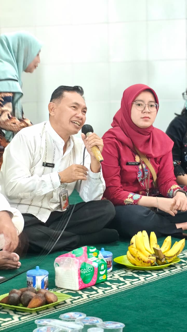 Lurah Rawa Badak Selatan Pimpin Monitoring PSN dan Sosialisasi Pemilahan Sampah di RW 03 5