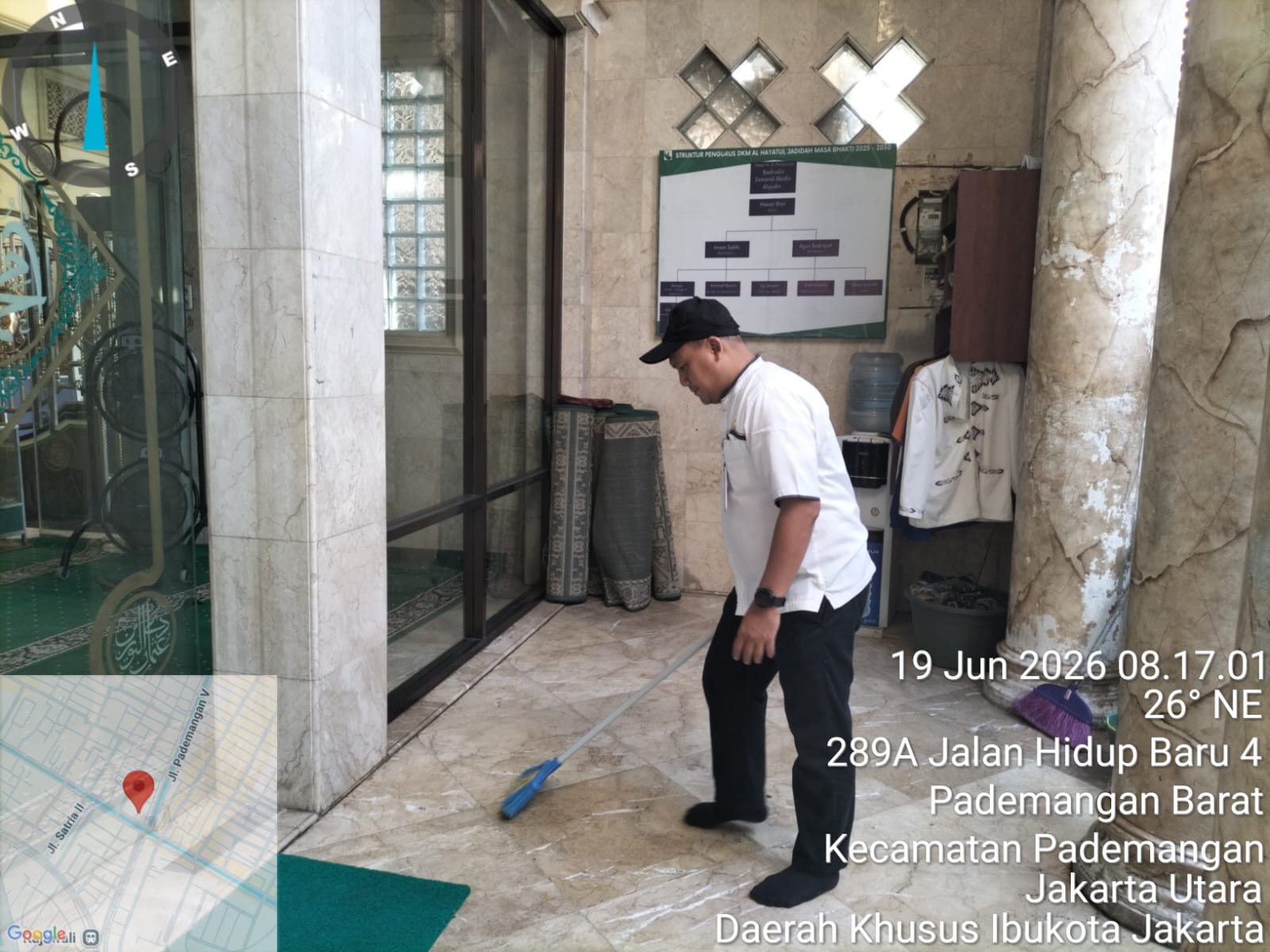 Gerakan Bersih-Bersih Masjid Wujudkan Lingkungan Ibadah yang Bersih dan Nyaman di Kelurahan Pademangan Barat 4