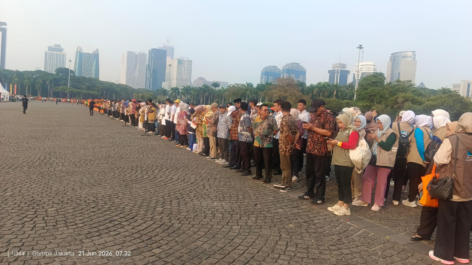 Kelurahan Papanggo Ikuti Apel Siaga “Jaga Jakarta Pilah Sampah” Tahun 2026 di Monas 1