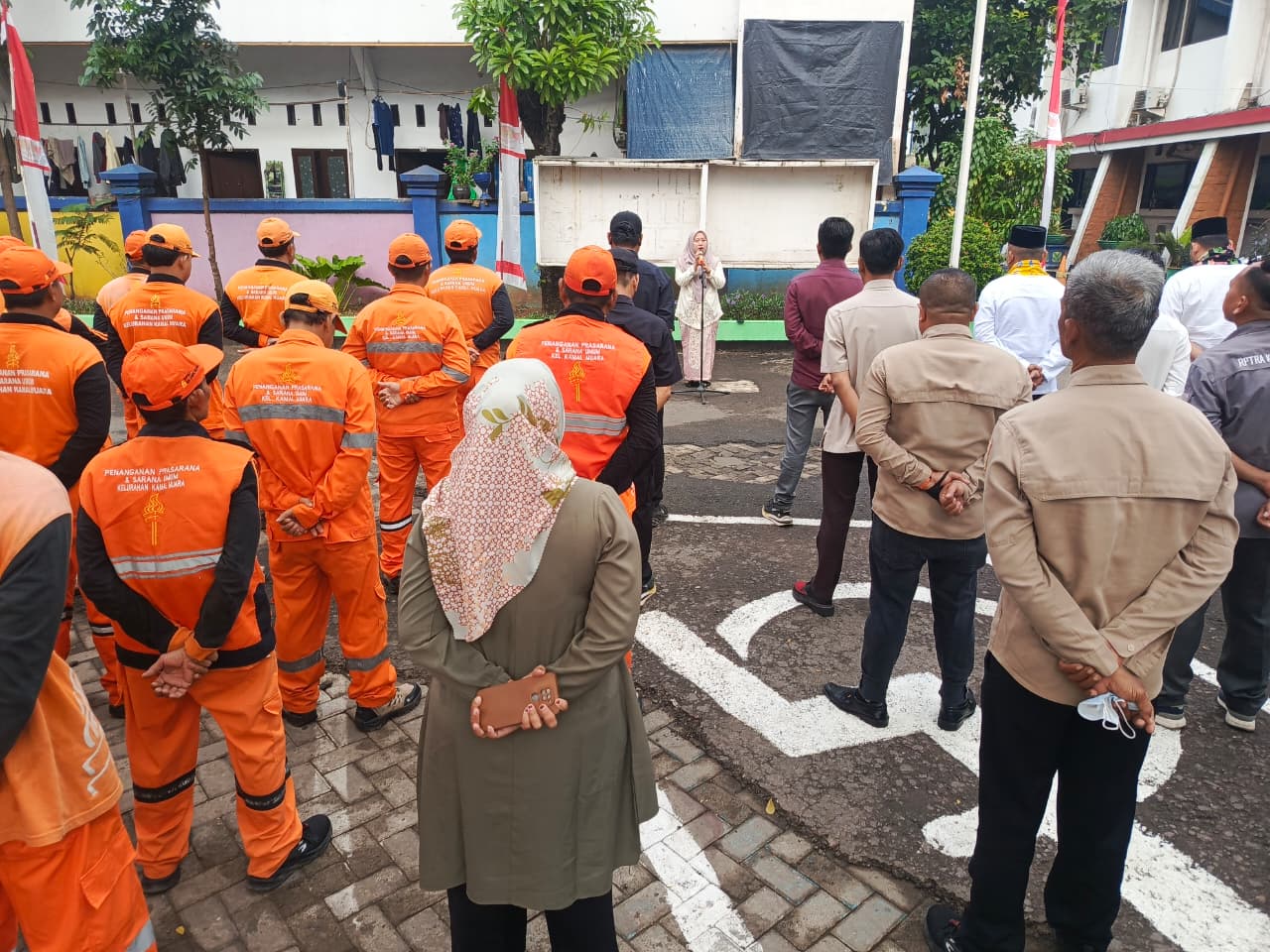 Apel Pagi Kelurahan Kamal Muara Jadi Momentum Penguatan Disiplin dan Semangat Pelayanan Masyarakat 1