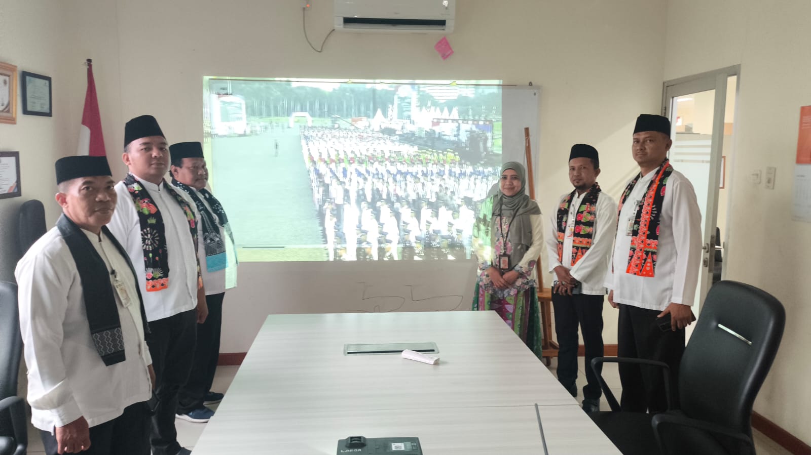 ASN Kelurahan Lagoa Ikuti Upacara HUT Jakarta ke-499 Secara Daring, Lurah Hadiri Upacara di Silang Monas 2