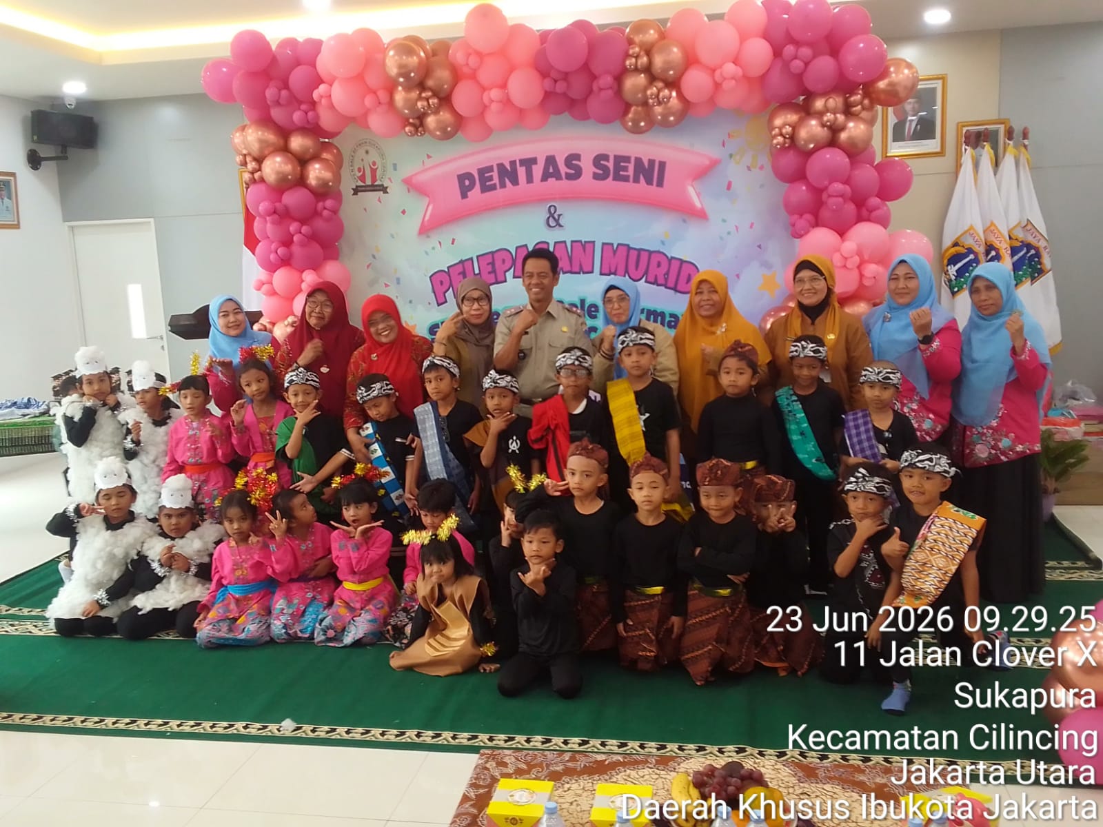 Meriah dan Penuh Haru, SPS Negeri Bale Bermain Sukapura Cerdas Gelar Pentas Seni dan Pelepasan Murid 1
