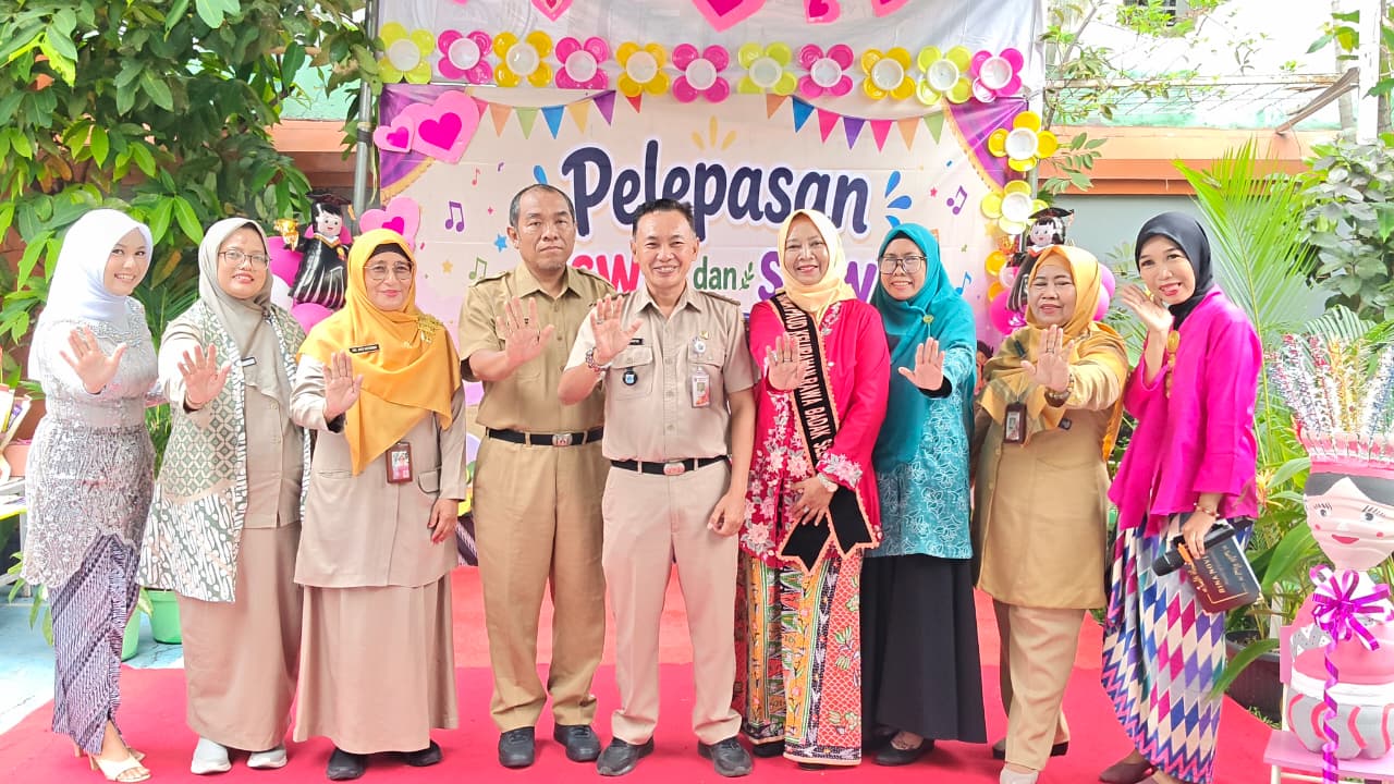 Lurah Rawa Badak Selatan Hadiri Pelepasan Siswa-Siswi PAUD SPS Negeri Balai Sakinah 4