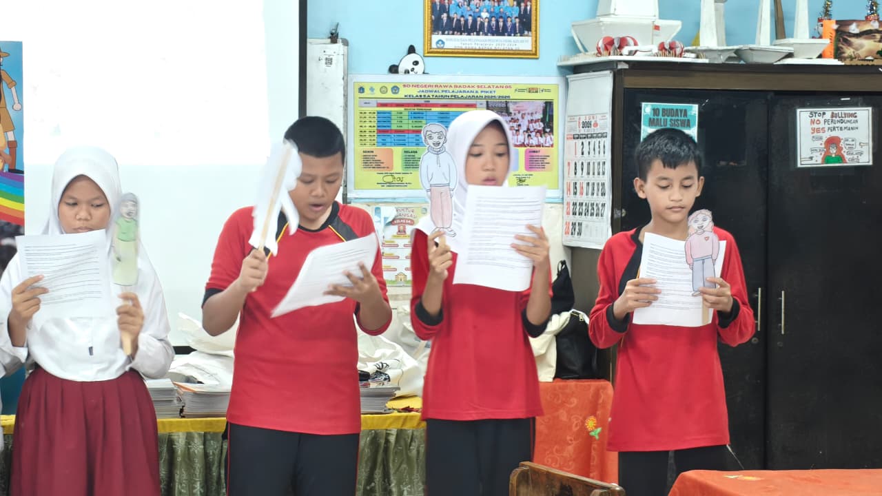 Lurah Rawa Badak Selatan Dampingi Kunjungan Staf Kedutaan Besar Denmark ke SDN Rawa Badak 05 Keluarahan Rawa Badak Selatan, 3