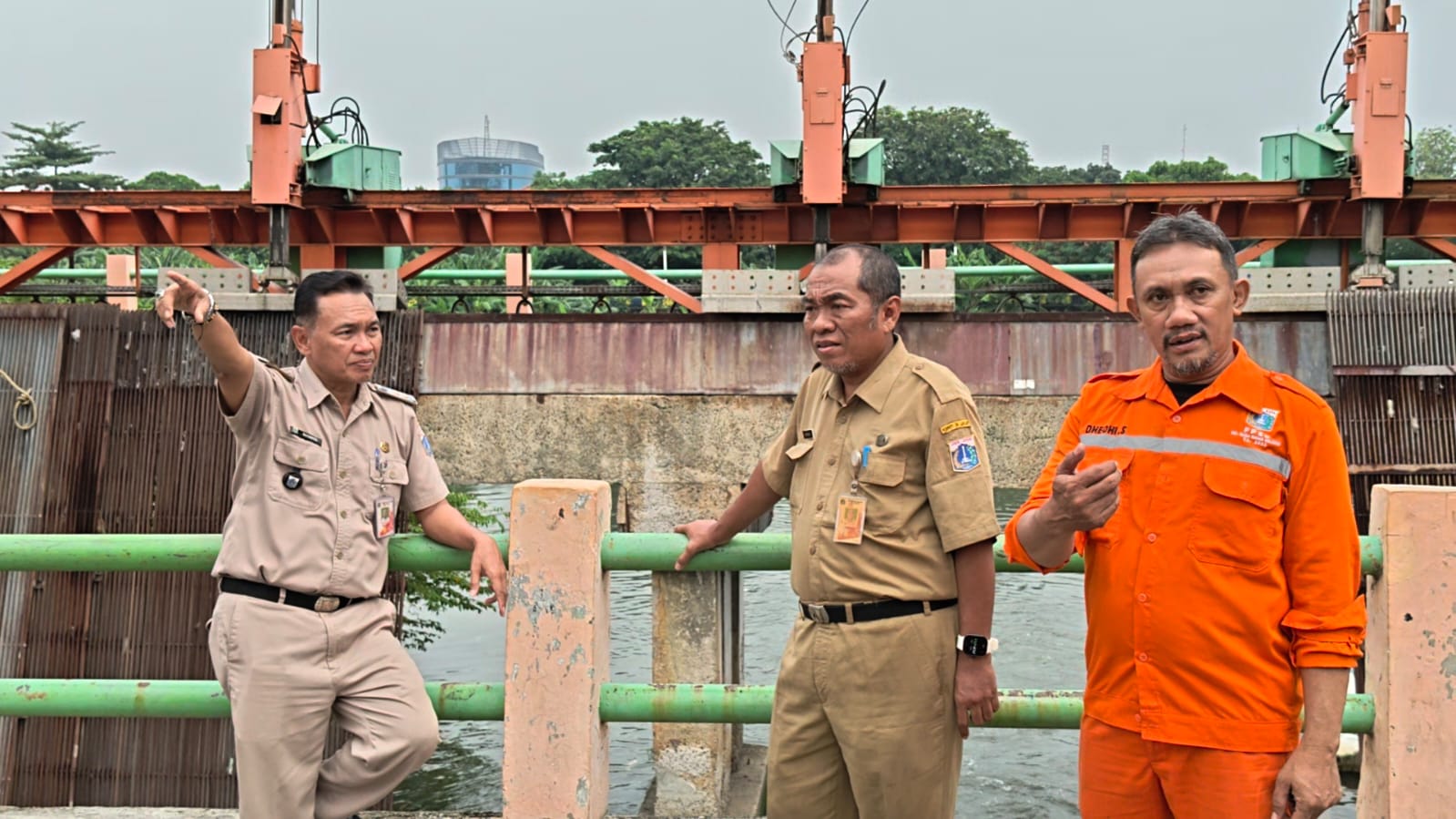 Monitoring Penataan Kawasan Triwulan II di RT 08 RW 05 Keluarahan Rawa Badak Selatan, 2