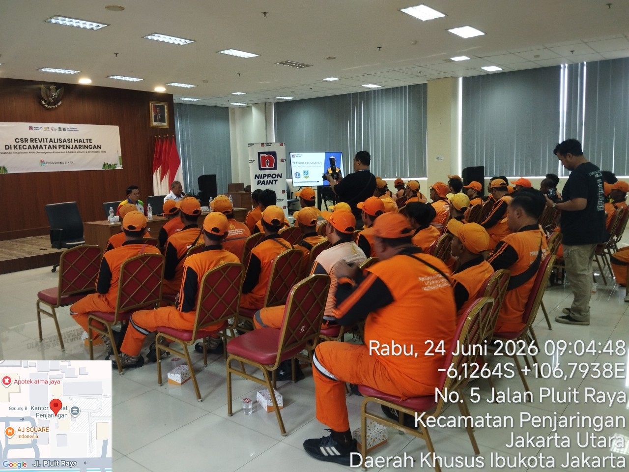 Kolaborasi CSR dan Pemerintah Hadirkan Revitalisasi Halte, Pelatihan Pengecatan PPSU Perkuat Kualitas Penataan Lingkungan di Penjaringan 1