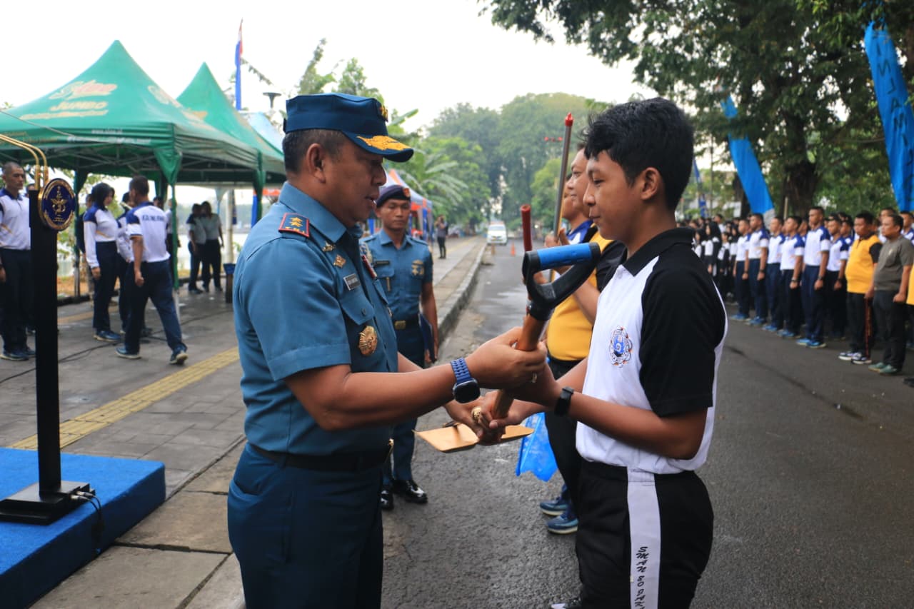 Sinergi Tanpa Batas! Tiga Pilar Bersama Warga Gelar Karya Bakti Kolinlamil 16