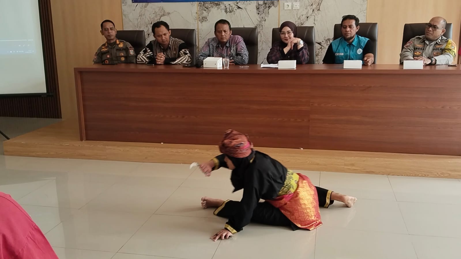 Peringati HANI 2026, Kelurahan Semper Barat Gelar Pelatihan Barbershop untuk Berdayakan Penyintas Pasca Rehabilitasi 6