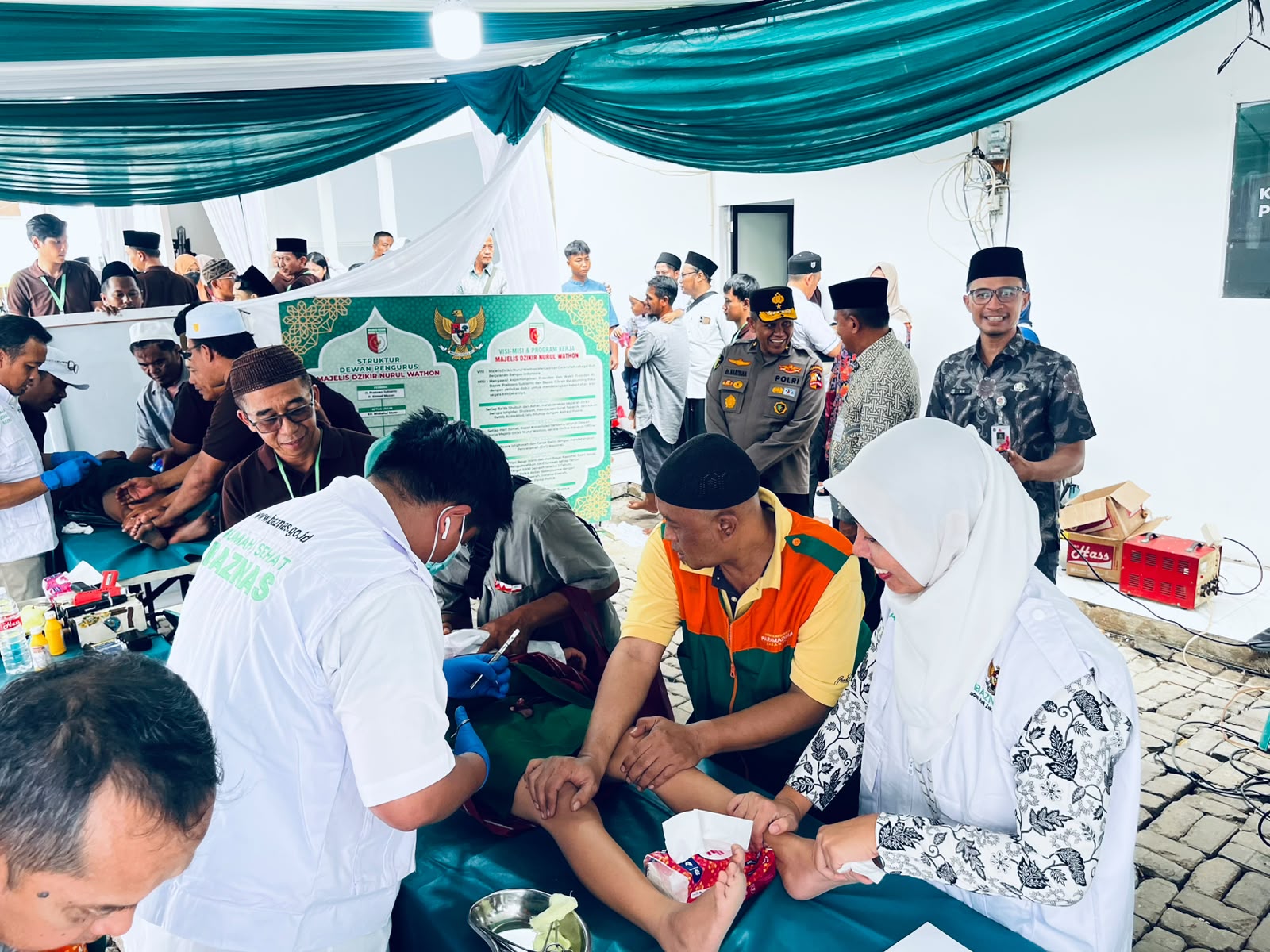 Bapak Camat dan Bapak Lurah Menghadiri Gema Muharram, Dzikir Akbar, Khitan Massal, dan Santunan di PIQ Al Misbah 1