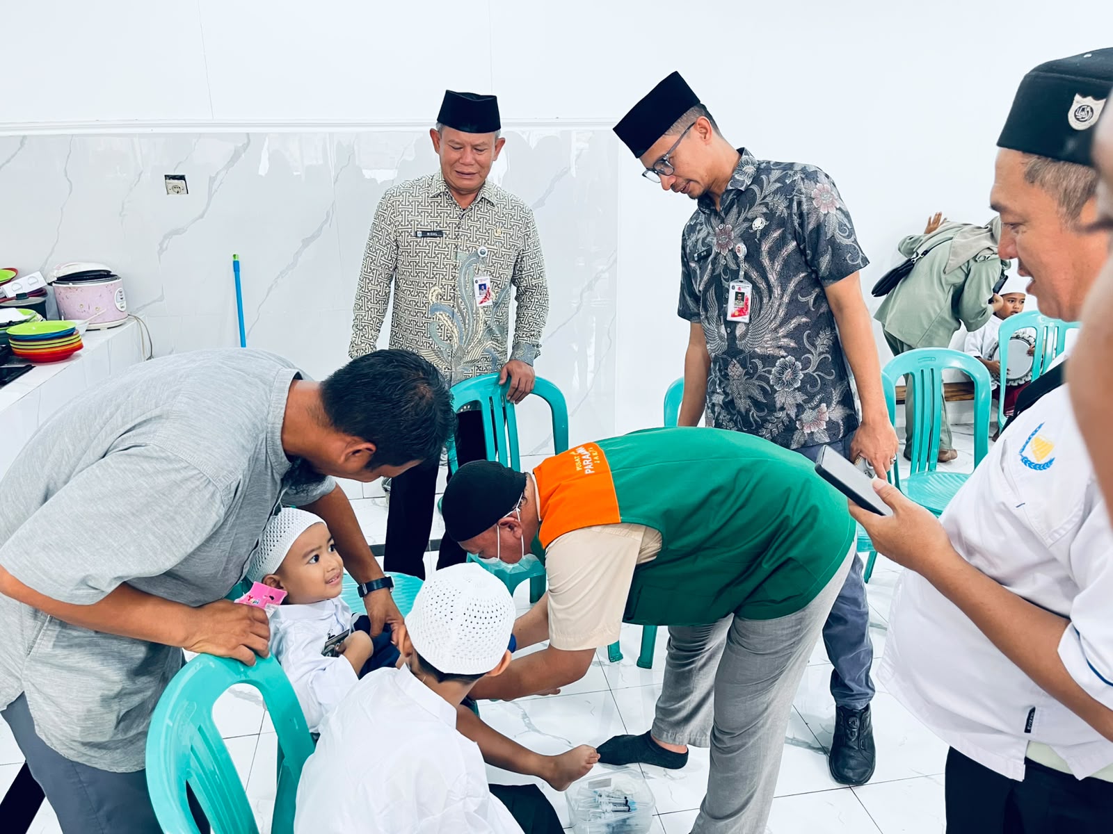 Bapak Camat dan Bapak Lurah Menghadiri Gema Muharram, Dzikir Akbar, Khitan Massal, dan Santunan di PIQ Al Misbah 4