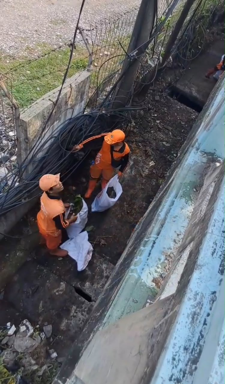 Kegiatan Kerja Bakti di RT 007 RW 02 Kelurahan Kapuk Muara 3