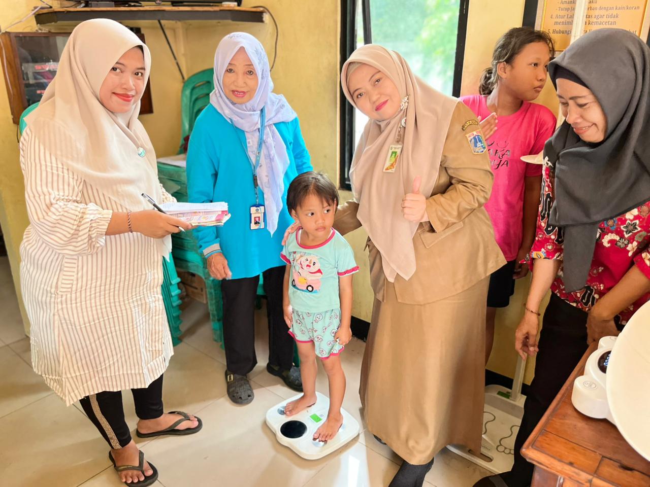 Kegiatan Posyandu Balita dan Lansia RW 012 Pos 002 Kelurahan Pademangan Timur 6