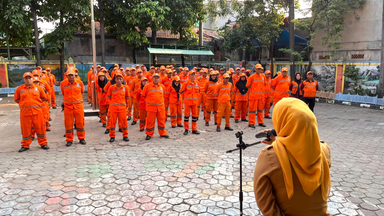 Apel Pagi Senin, 29 Juni 2026, di Halaman Kantor Kelurahan Pademangan Timur, diikuti oleh ASN, PTSP, Pusdatin, PJLP RPTRA, dan PPSU 3