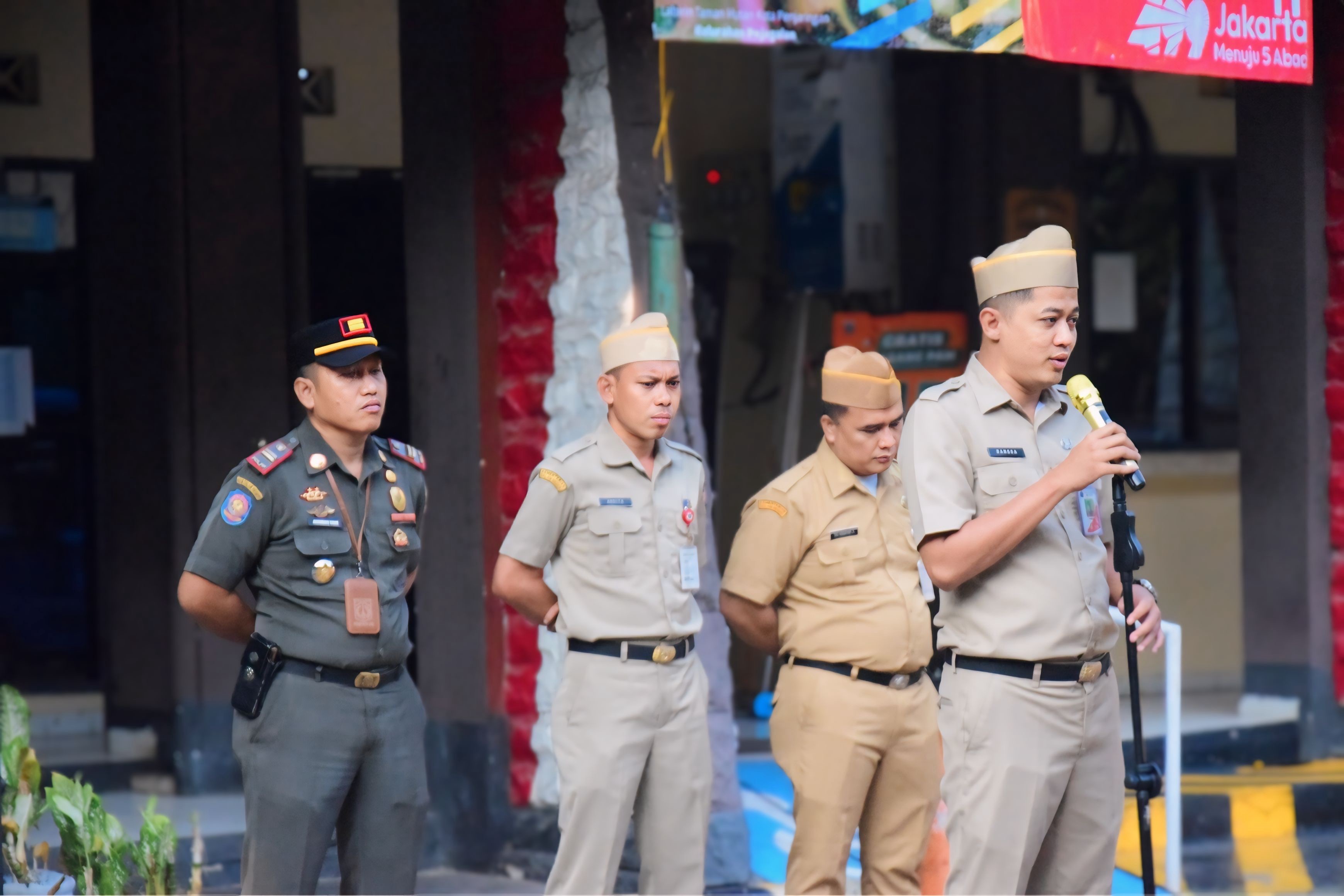 Kelurahan Pejagalan Gelar Apel Senin Pagi untuk Meningkatkan Disiplin dan Kinerja Aparatur 2