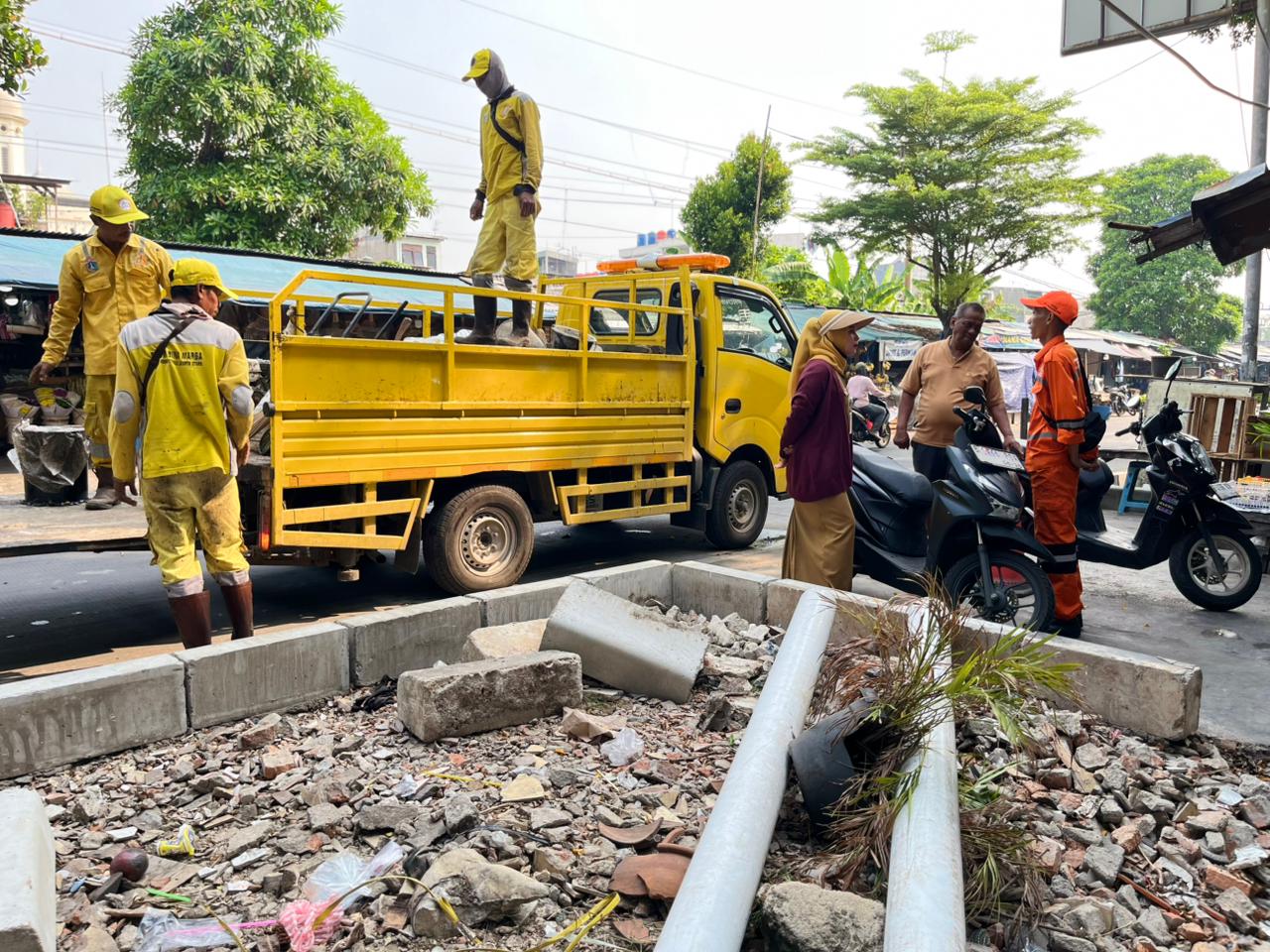Monitoring Kasi Ekbang Terkait Penataan Kawasan TW 3 dan Pengembangan Hidroponik Zona PPSU Kelurahan Pademangan Timur Selasa, 30 Juni 2026 3