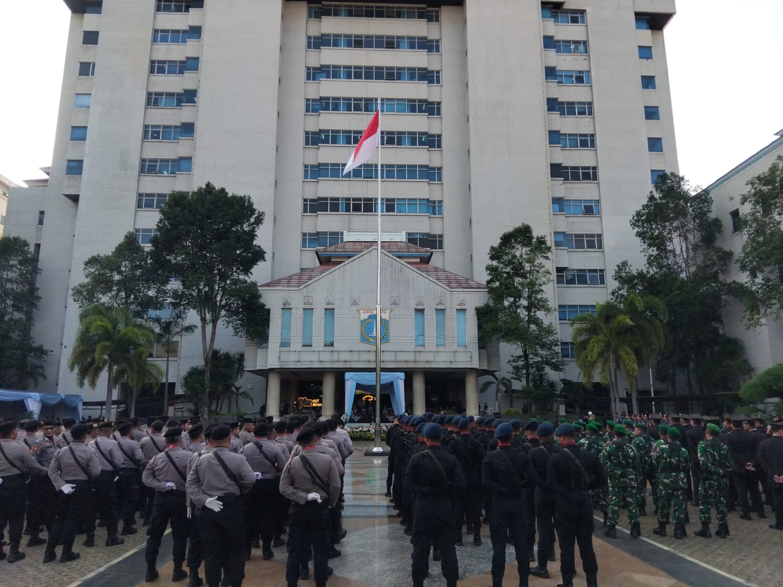 Kolaborasi Kelurahan Pademangan Timur dalam Apel Pagi Peringatan HUT Bhayangkara ke-80 Tahun 2026 1