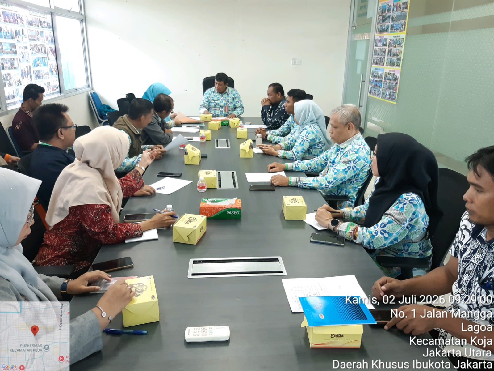 Sekretaris Kelurahan dan Kasi Pemerintahan Rawa Badak Selatan Hadiri Rapat Koordinasi Bidang Pemerintahan Tingkat Kecamatan Koja 1
