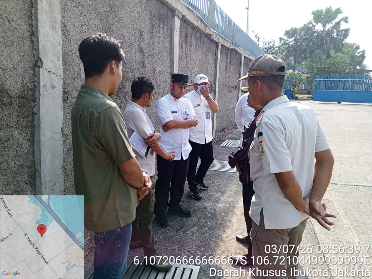 Perkuat Pengawasan Lingkungan, Kelurahan Kamal Muara Laksanakan Inspeksi Saluran Air di Kawasan PT Internusa Food 1